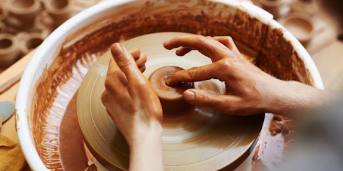 # What’s the Difference Between Pottery Wheel and Hand Building?